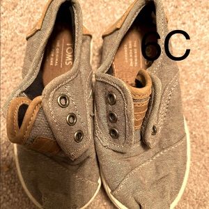 Gently used size 6C Gray Toms